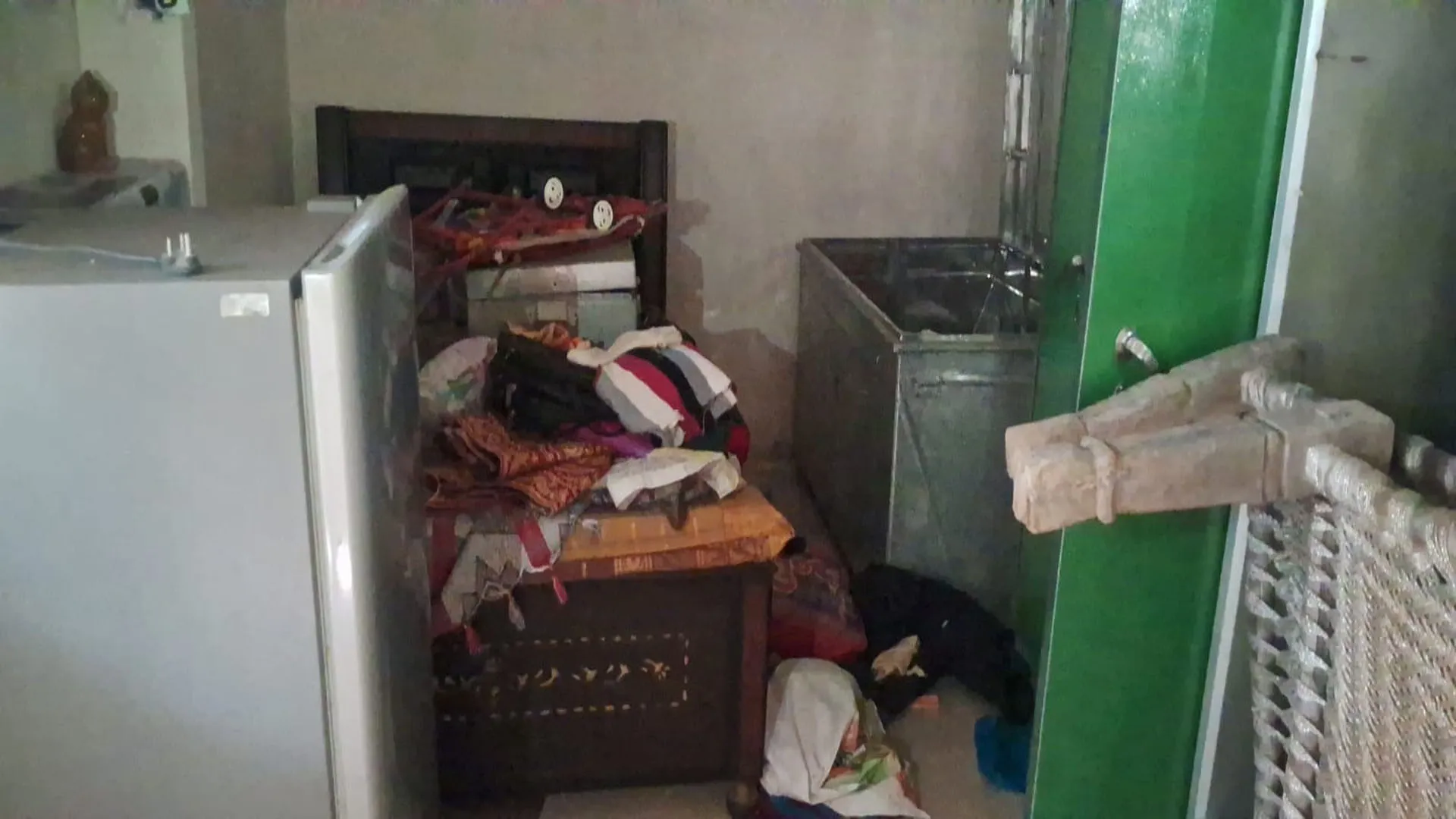 बदायूं: चोरों का आतंक, एक ही रात में खेड़ादास के कई घरों को बनाया निशाना