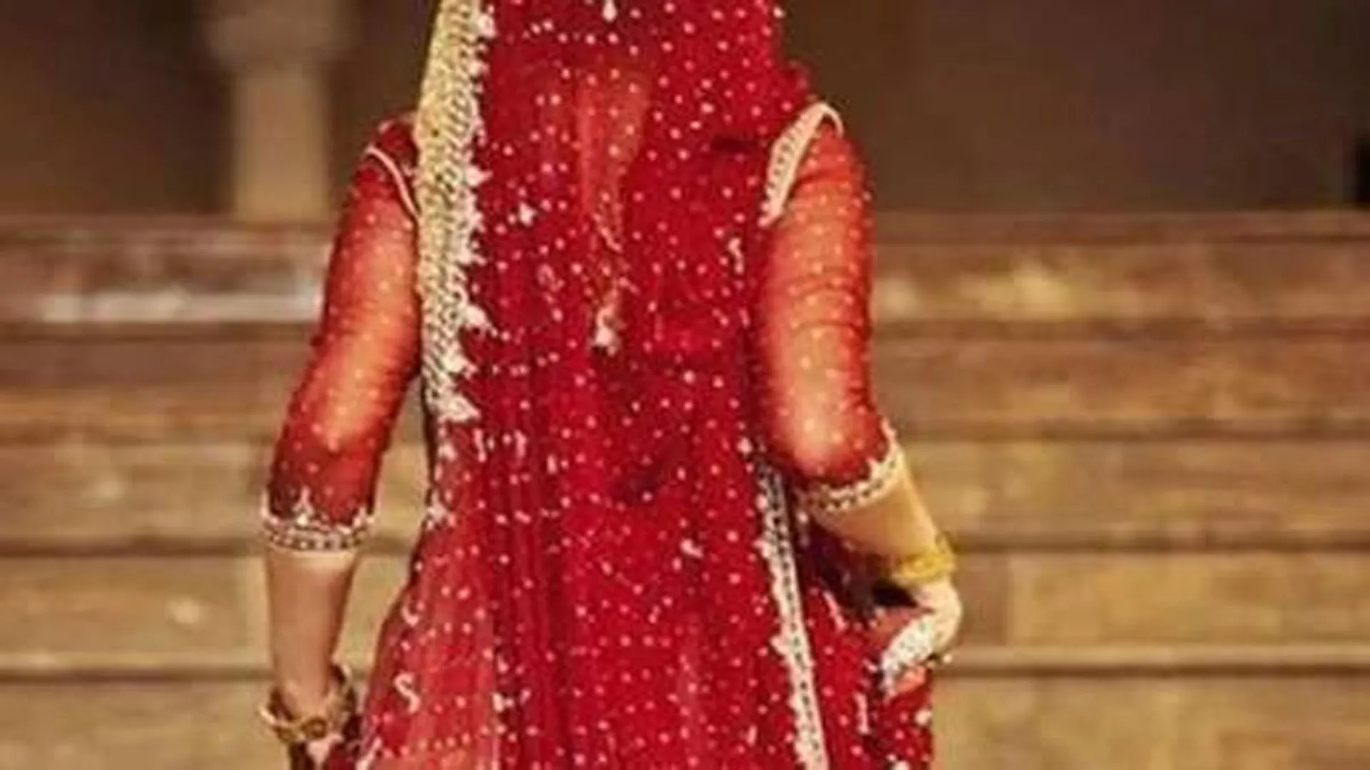 UP: बुजुर्ग आदमी से तय करा दी शादी, किशोरी ने मां-बाप समेत तीन के खिलाफ कराई FIR