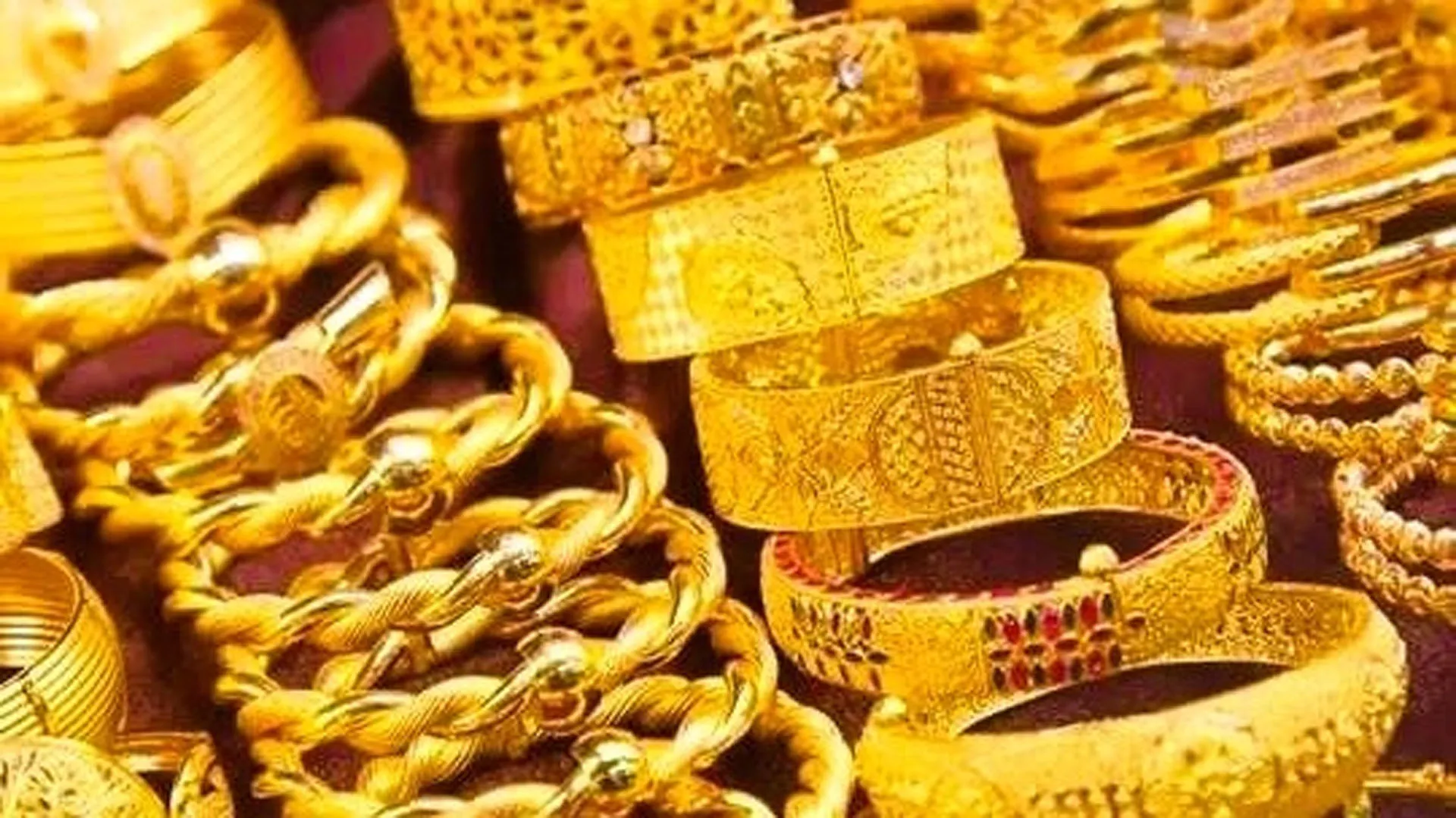 Moradabad: सोना-चांदी के भाव गिरने से कारोबारियों में राहत, बढ़ी खरीदारी