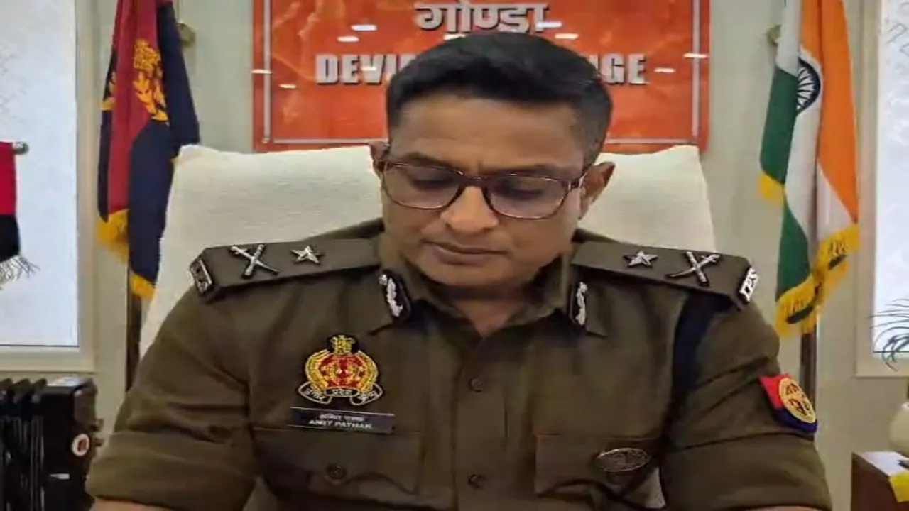 गोंडा : 1.30 लाख रुपये की वसूली में चौकी प्रभारी समेत दो सब इंस्पेक्टर निलंबित, आईजी ने की कार्रवाई