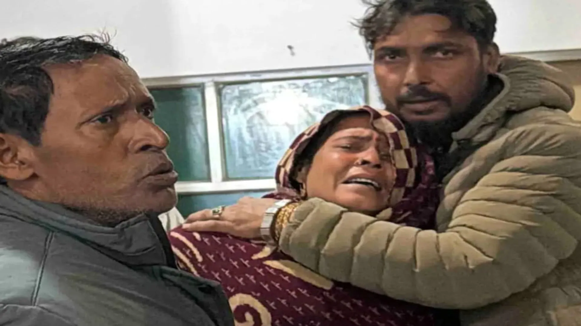 UP: ट्रैक्टर -ट्रॉली ने बाइक सवार दो भाइयों को रौंदा, दोनों की मौत