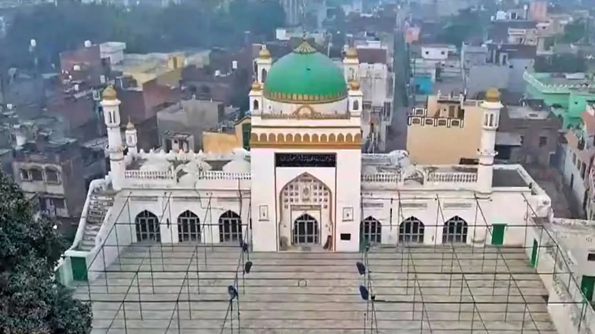 UP: एएसआई के वकील बोले बिना अदालत की इजाजत नहीं होगी रंगाई पुताई