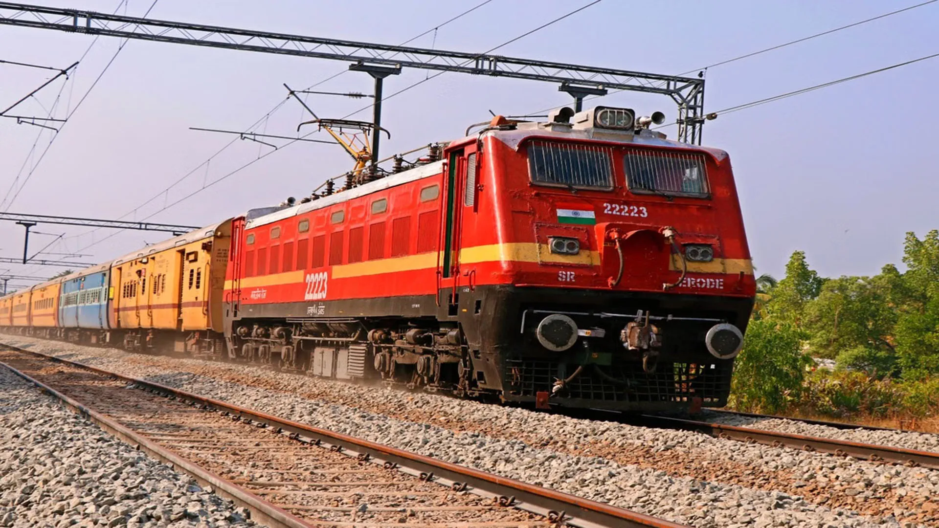 Moradabad: बिना टिकट यात्रा करते 43 को पकड़ा, 19210 रुपये जुर्माना वसूला