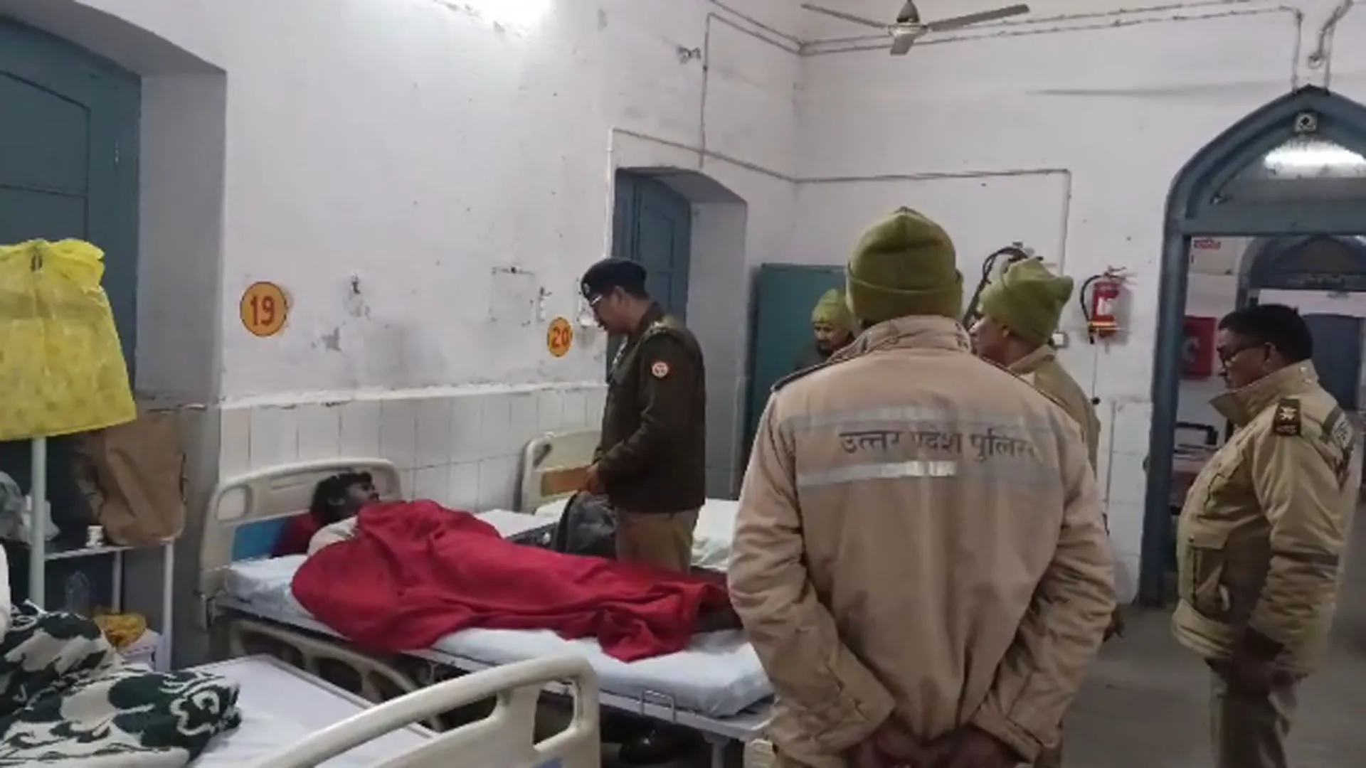 Bareilly: महिला और दंपति से लूट करने वाले तीन बदमाश मुठभेड़ में गिरफ्तार, एक के पैर में लगी गोली