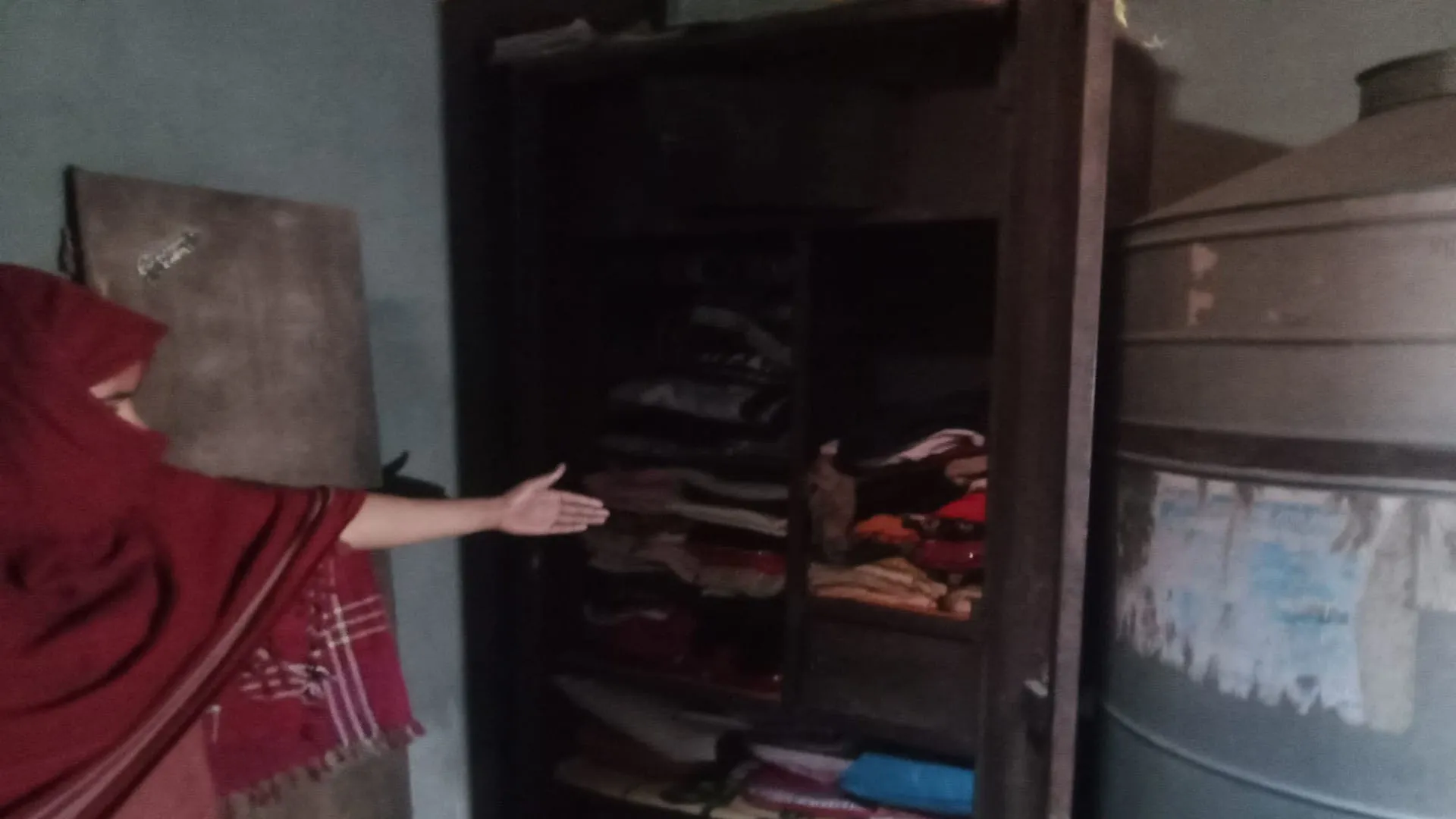 Moradabad: घर में घुसे बदमाशों ने किसान के परिवार को बंधक बना लाखों के जेवर-नकदी लूटे