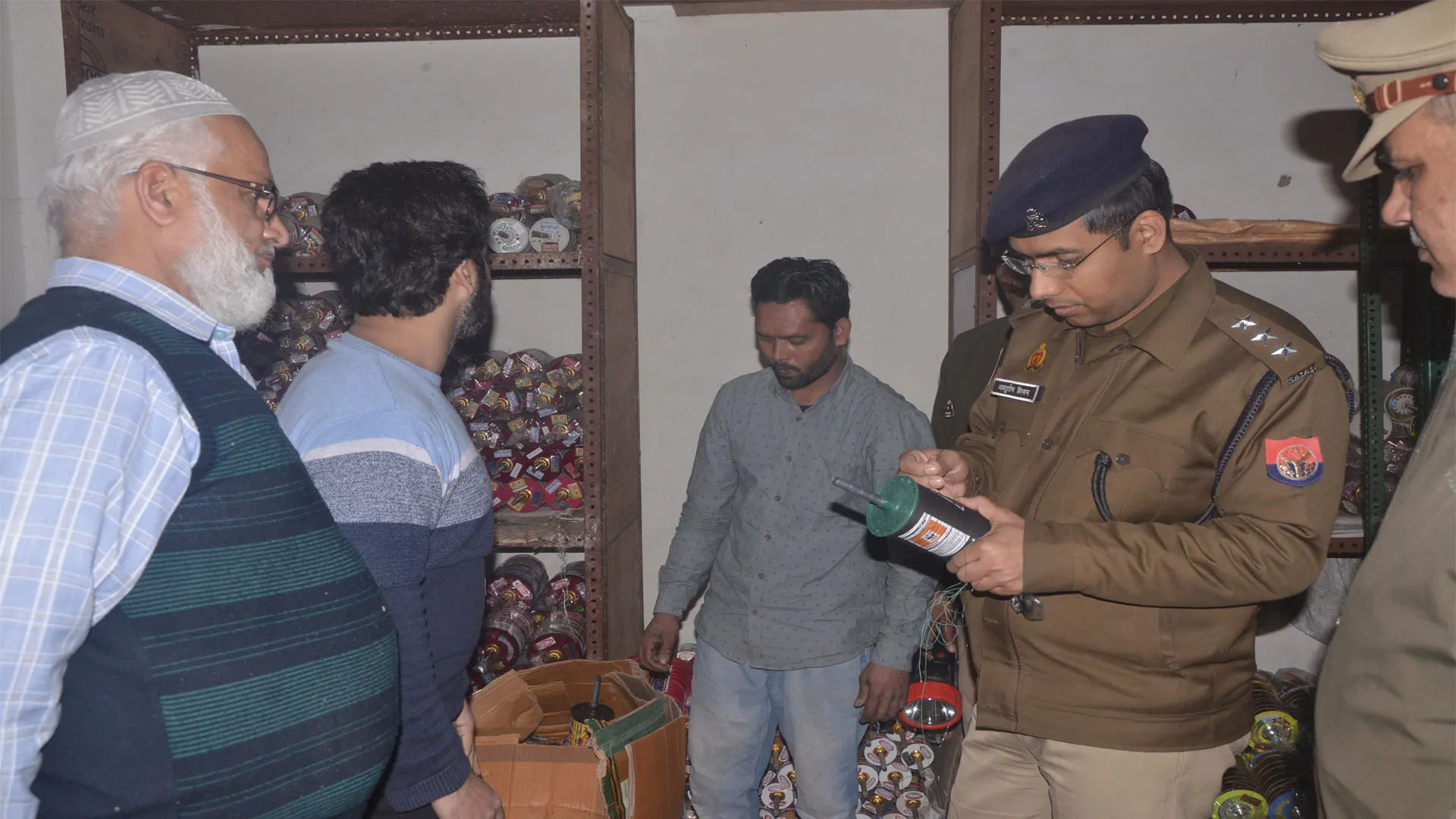 Bareilly : किला और कोतवाली क्षेत्र में मांझे के खिलाफ छापेमारी, मौके से नहीं मिला चाइनीज मांझा 