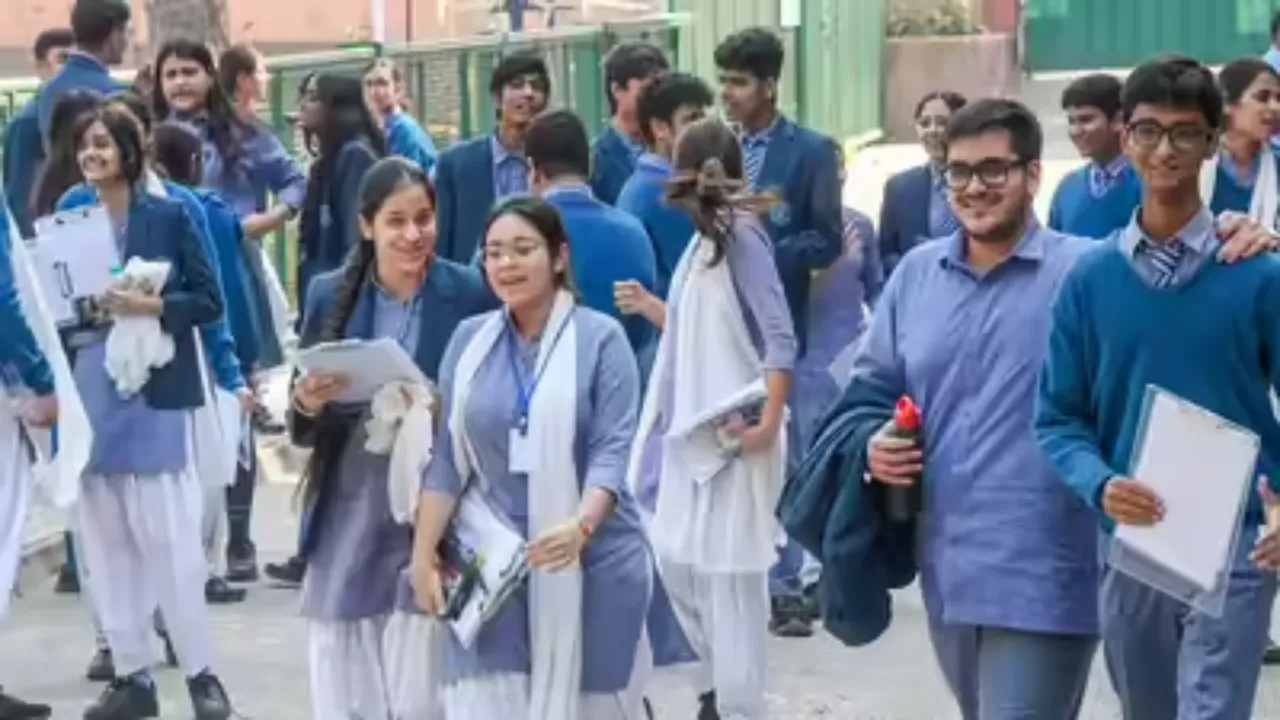 यूपी बोर्ड 2026 परीक्षा में बड़ी राहत! एडमिट कार्ड भूल गए तो भी दे सकेंगे एग्जाम, लेकिन ये सख्त नियम जरूर जान लें