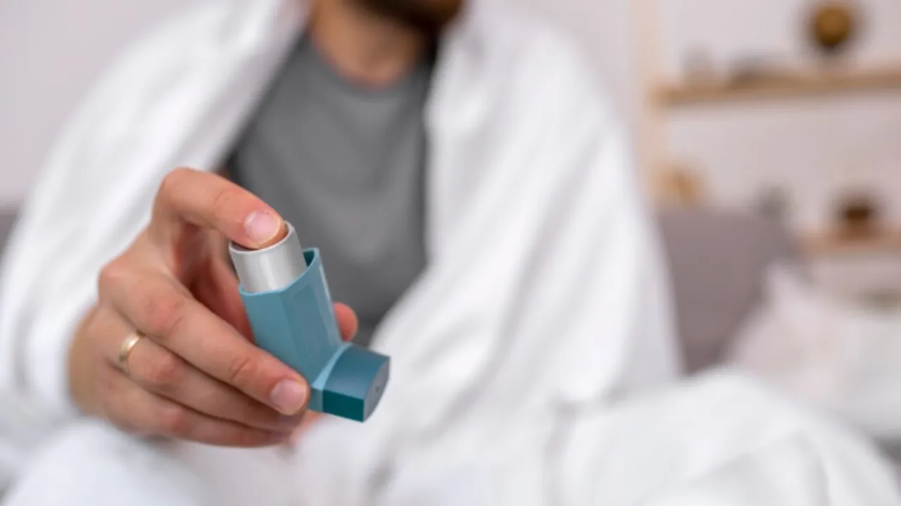 रोज़ा रखने में कोई दिक्कत नहीं! इनहेलर से निकलने वाली दवा अगर खाने-पीने की नली में न जाए तो रोजा सही