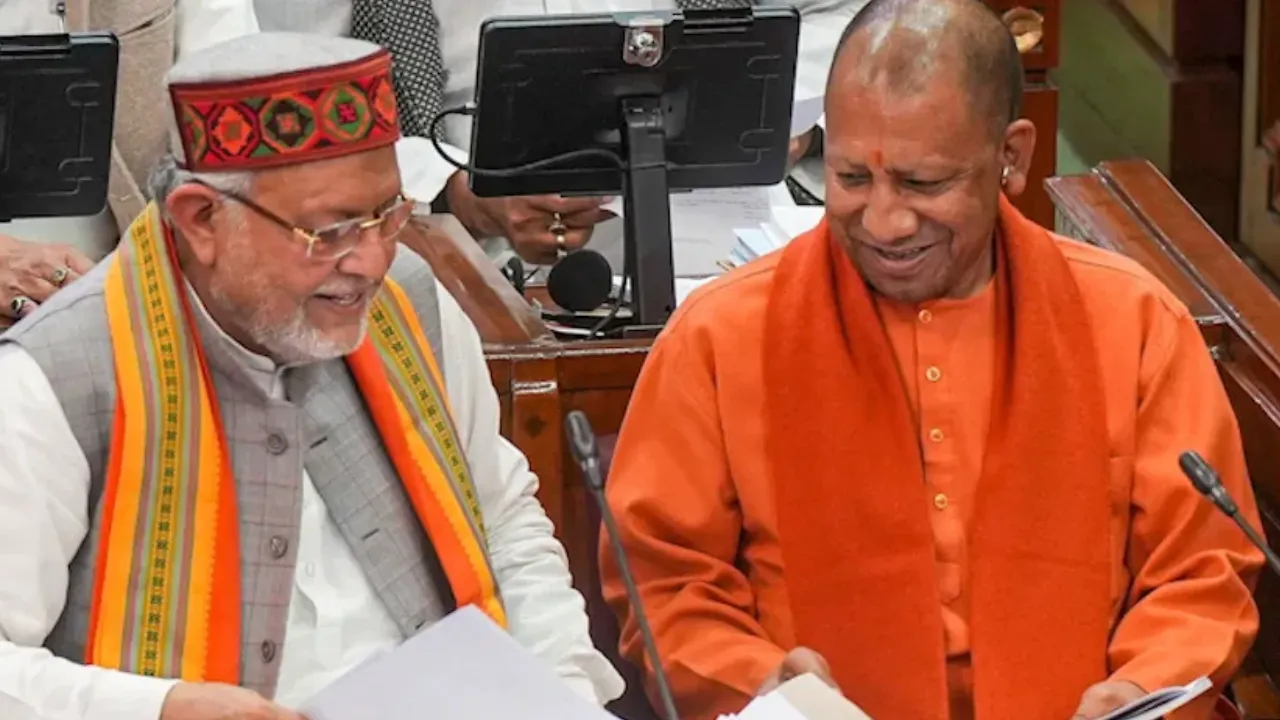 UP Budget 2026: कमजोर आय और धीमे खर्च से कई विभागों की योजनाएं अटकीं... फिर बड़ा बजट पेश करने पर बजट सत्र में सरकार को घेरने की तैयारी