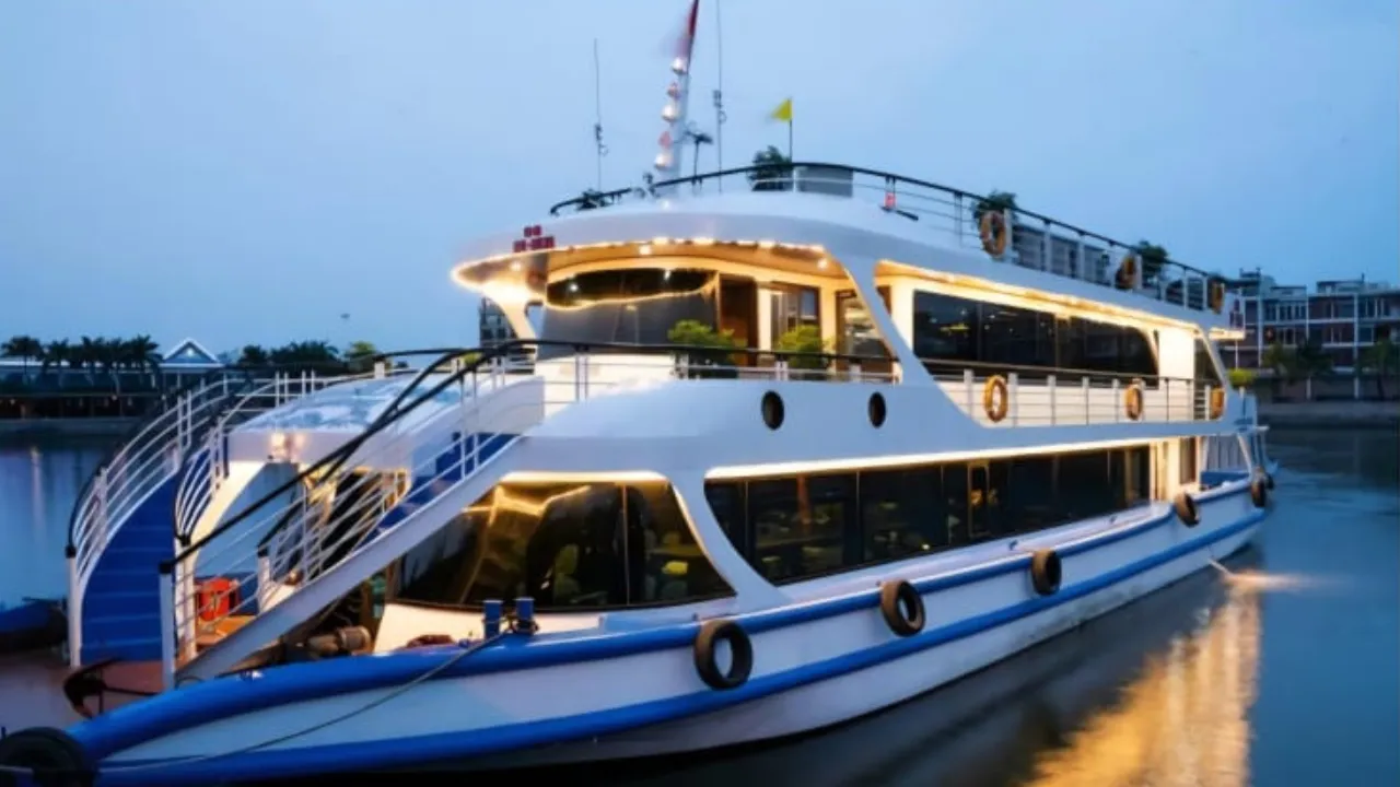 लखनऊ में गोमती नदी पर जल्द शुरू होगा क्रूज से सफर... हनुमान सेतु से गोमती बैराज के बीच होगा संचालन, जानें किराय से लेकर समय की पूरी डिटेल