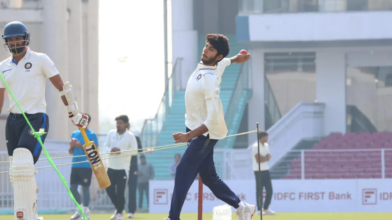 Ranji Trophy semi-final: उत्तराखंड और कर्नाटक का आज से महामुकाबला, इकाना स्टेडियम में खिलाड़ियों ने खूब बहाया पसीना