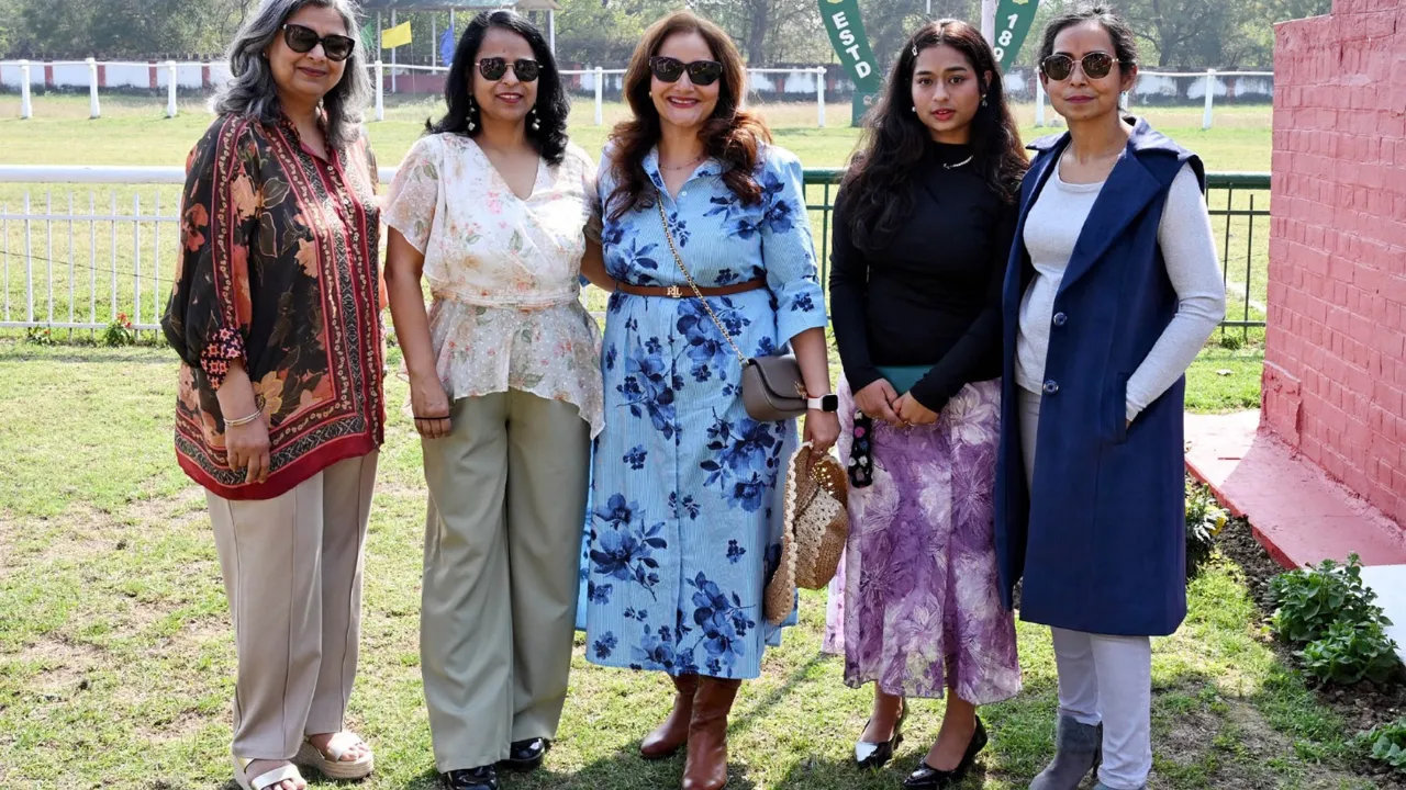 MUSKAN DIXIT लखनऊ रेसकोर्स 