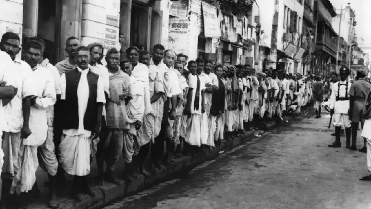 10 फरवरी : भारत में लोकतंत्र की स्थापना का शंखनाद