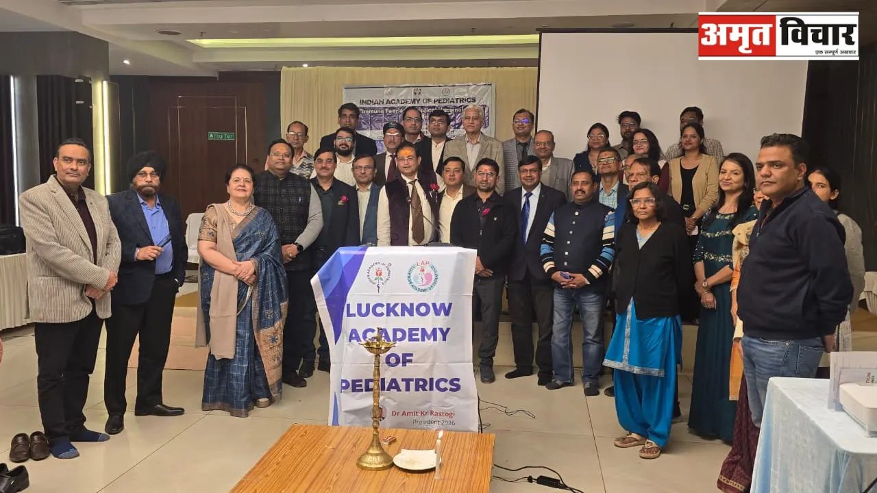 पशु काटे या खरोंचे तो डॉक्टर को तुरंत दिखाएं: रेबीज से बचाव के लिए समय पर टीका जरूरी, जानें क्या बोले विशेषज्ञ