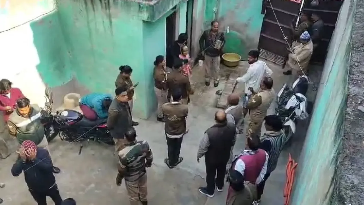 मथुरा में दिल दहला देने वाली घटना... एक ही परिवार के 5 सदस्यों ने जहर खाकर दी जान