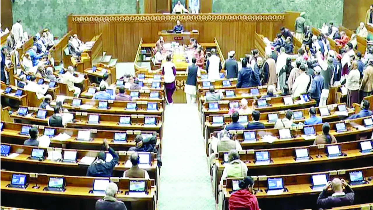 लोकसभा में भाजपा महिला सांसदों ने ओम बिरला से मांगी विपक्ष पर सबसे सख्त कार्रवाई, कहा – पीएम की सीट पर कब्जा कर किया 'घोर अपराध' 