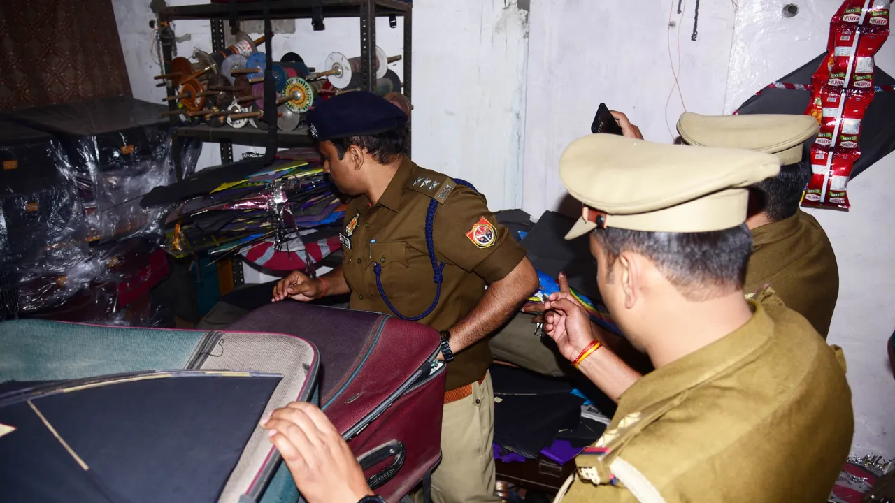 सीएम योगी की सख्ती के बाद टूटी पुलिस की नींद, चाइनीज मांझे की धरपकड़ का चला अभियान