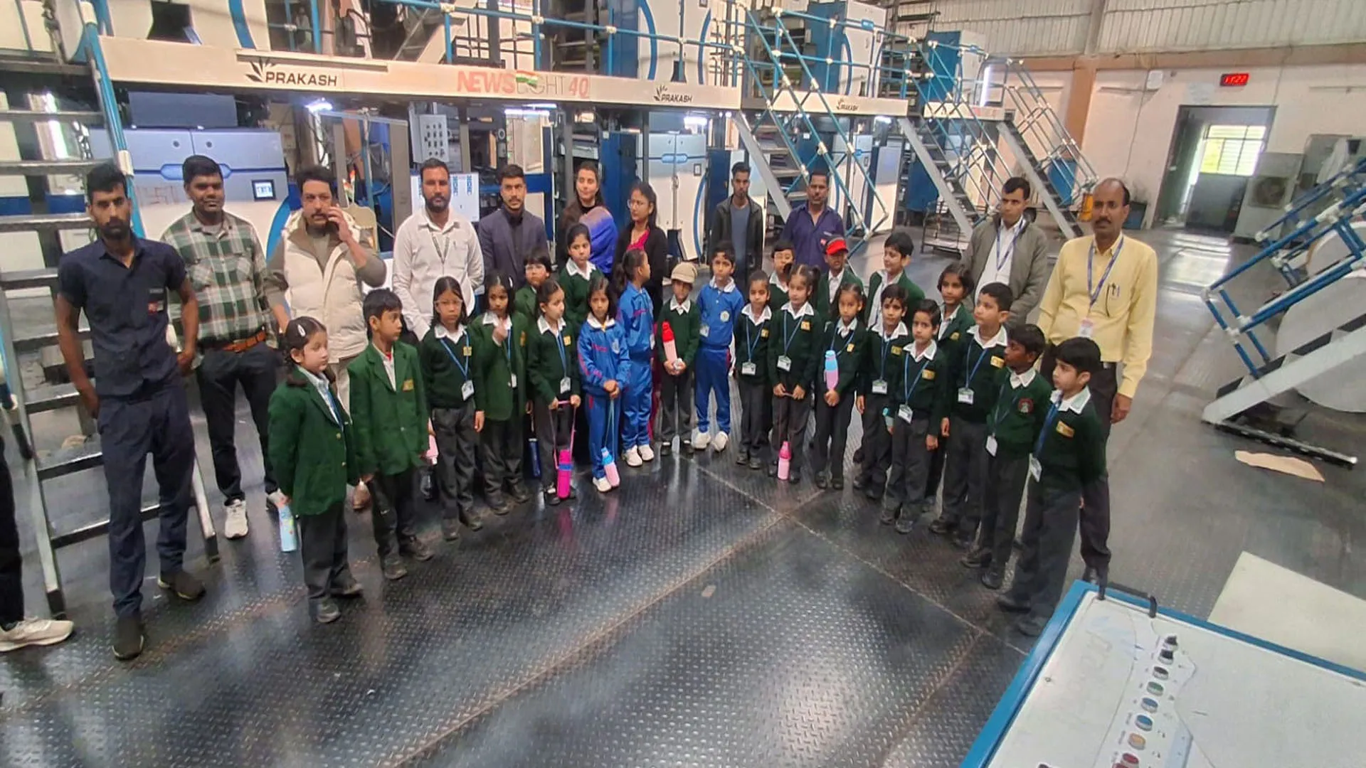Bareilly: अमृत विचार कार्यालय पर बच्चों ने देखा अखबार का संसार, जाना प्रिंटिंग का पूरा प्रोसेस 