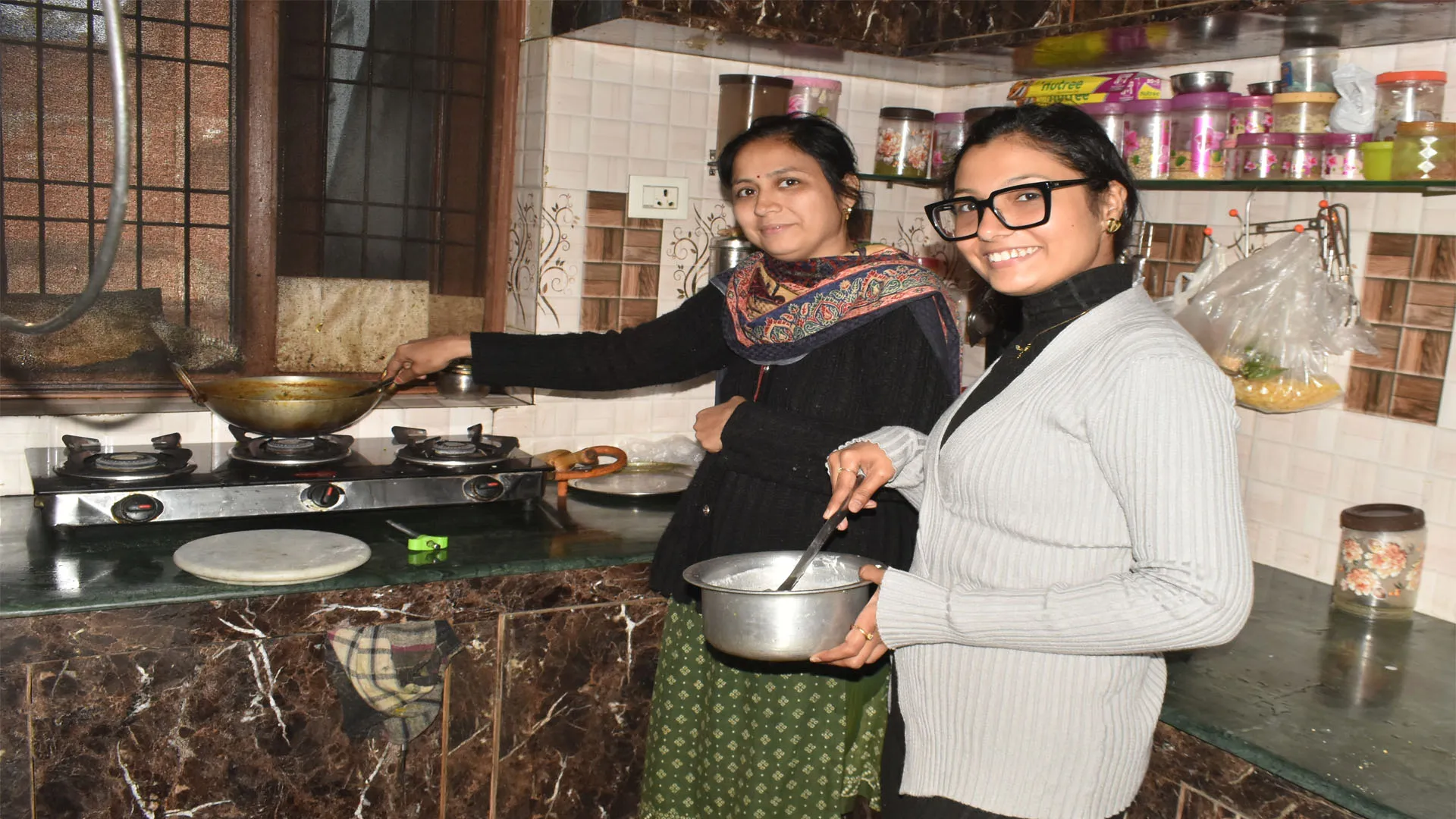 Bareilly : बजट से गृहणियों में बेचैनी...घरेलू खर्च में नहीं दिखी राहत 