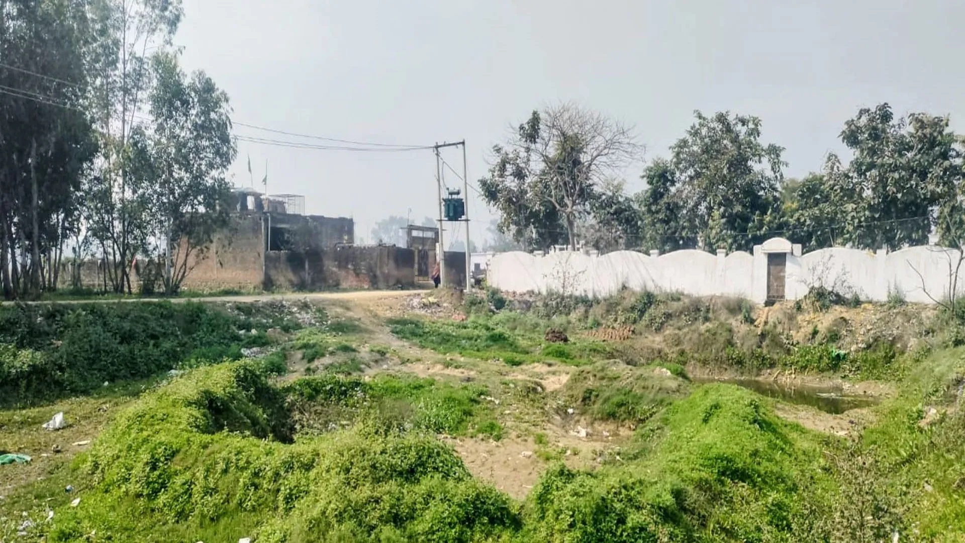 Moradabad: हर-घर जल योजना की हकीकत: तीन साल बाद भी गोट में टंकी से जलापूर्ति नहीं