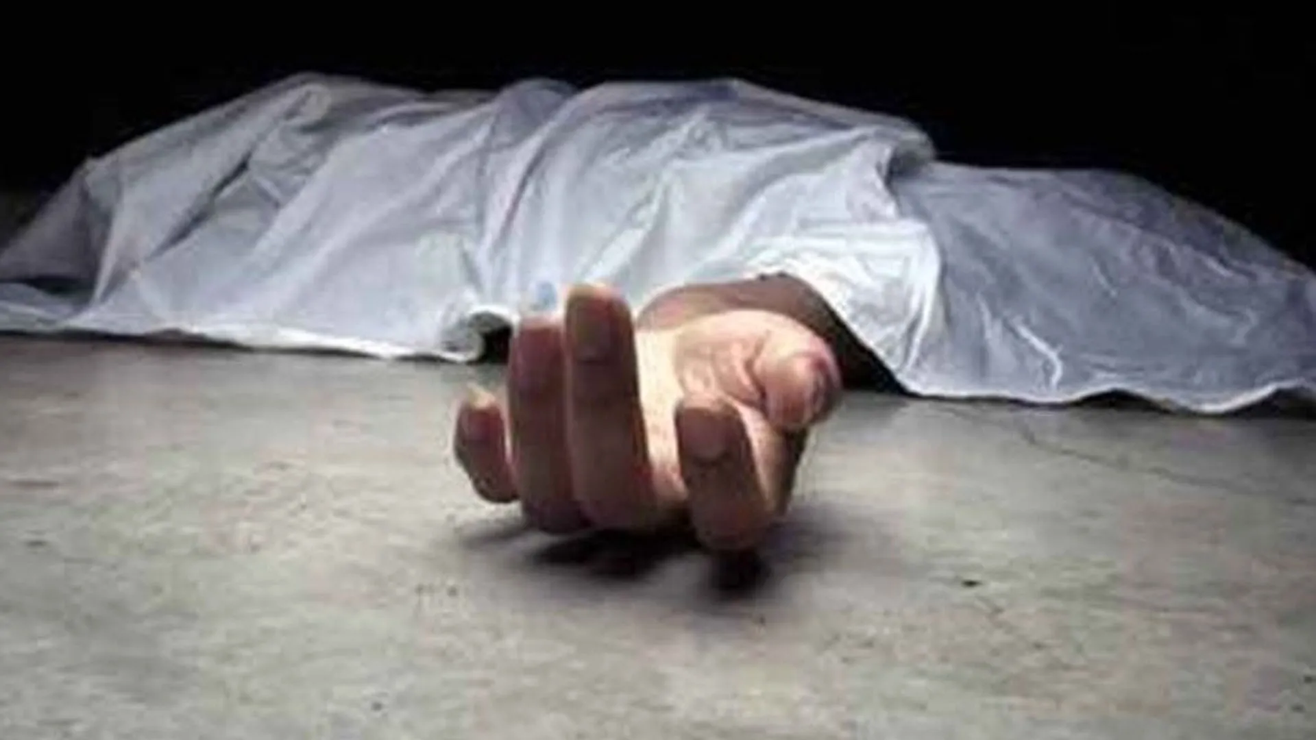 Bareilly: घर में मिली युवक की खून से लथपथ लाश मिलने से हड़कंप, हत्या की आशंका