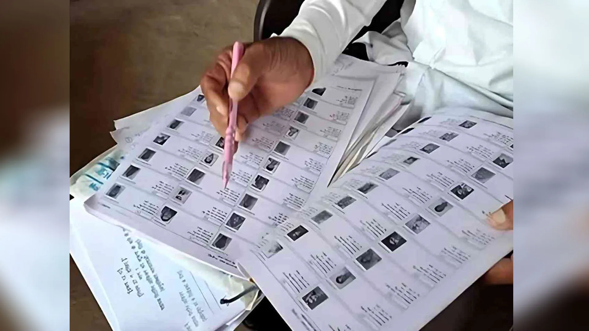 Bareilly: धौरेरा माफी और कमुआ कलां की मतदाता सूची में फर्जीवाड़ा, जांच शुरू