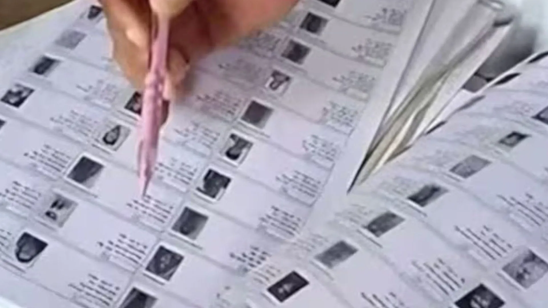 Moradabad: मतदाता बनने का दावा...96,000 लोगों ने भरे फार्म छह