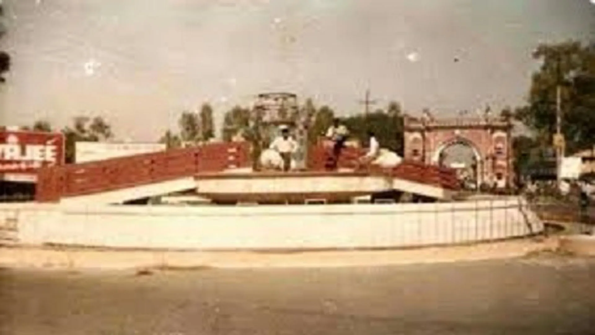 UP: आकाश से देखने पर आंख की तरह दिखती है गांधी समाधि, समय के साथ बदला स्वरूप