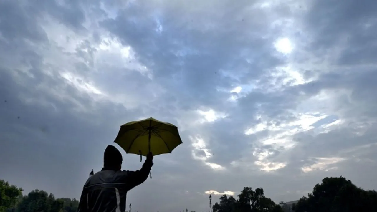 वेस्टर्न डिस्टर्बेंस का असर: 24 घंटे में बदलेगा दिल्ली-यूपी का मौसम, IMD की चेतावनी, तापमान में आएगी गिरावट
