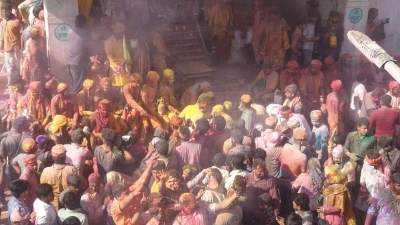 लठामार होली पर हुड़दंग करना पड़ सकता है भारी, प्रशासन की विशेष तैयारी 