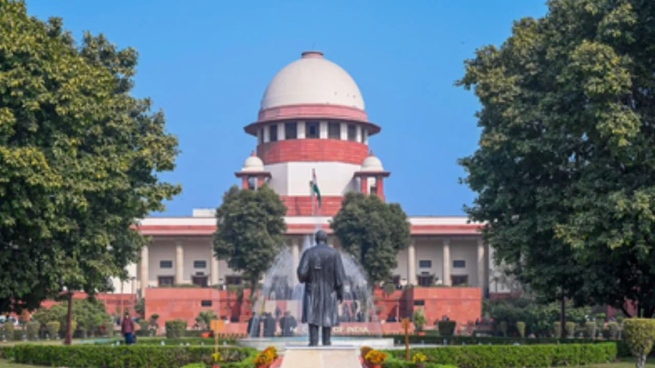 सुप्रीम कोर्ट का बड़ा फैसला, 'बाबरी' नाम से निर्माण या नामकरण पर रोक से इनकार