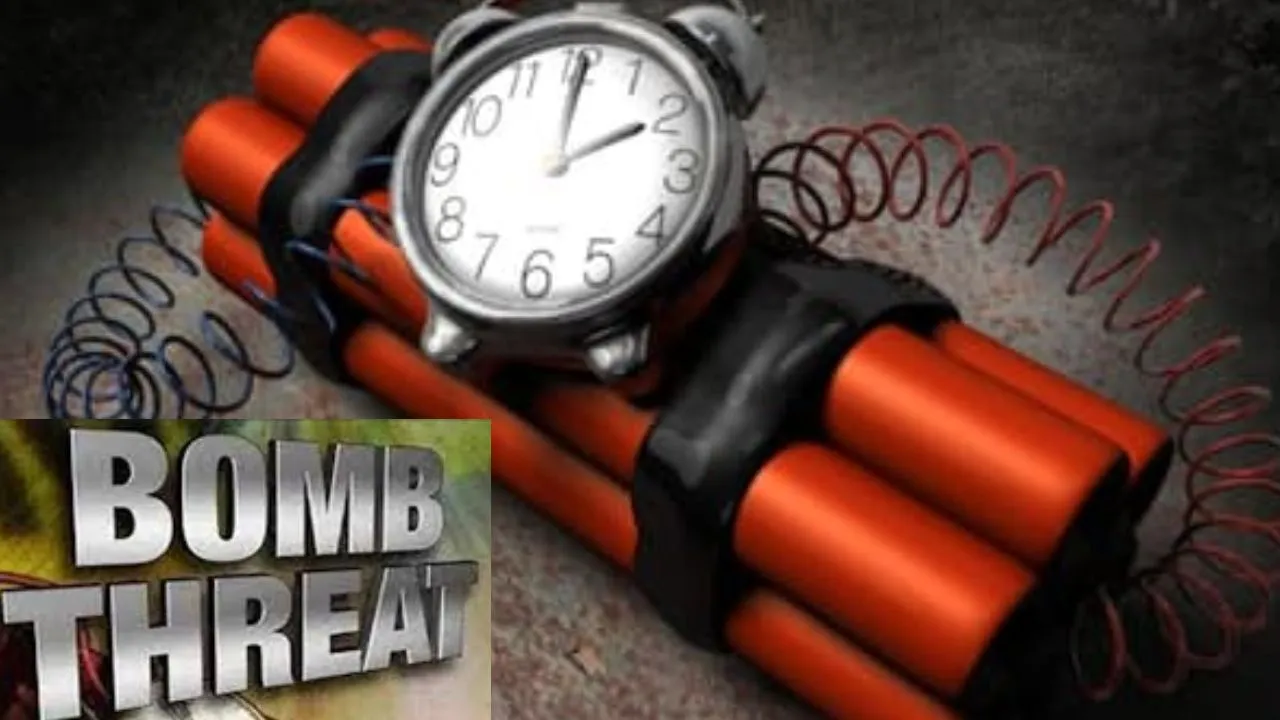 वाराणसी कचहरी को बम से उड़ाने की धमकी,  बार काउंसिल सदस्य को SMS भेजकर धमकाया, जांच में जुटी पुलिस प्रशासन