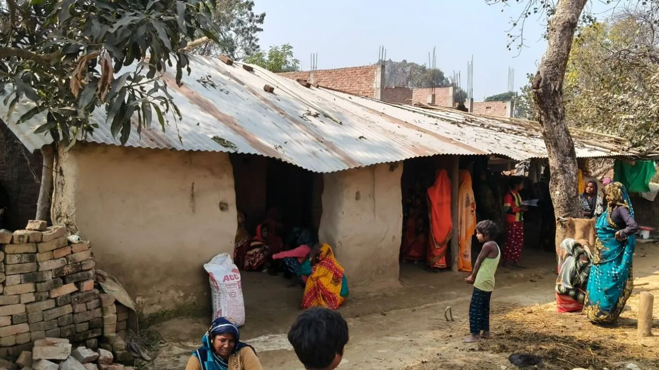  बाराबंकी में बुजुर्ग दंपत्ति ने खाया जहर,  हालत गंभीर होने के चलते जिला अस्पताल रेफर, पति की मौत