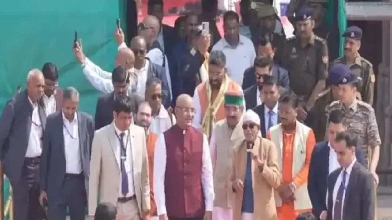 अयोध्या पहुंचे गुयाना के उपराष्ट्रपति डॉ. भरत जगदेव: रामलला के दर्शन कर लिया आशीर्वाद, परिसर का किया भ्रमण 