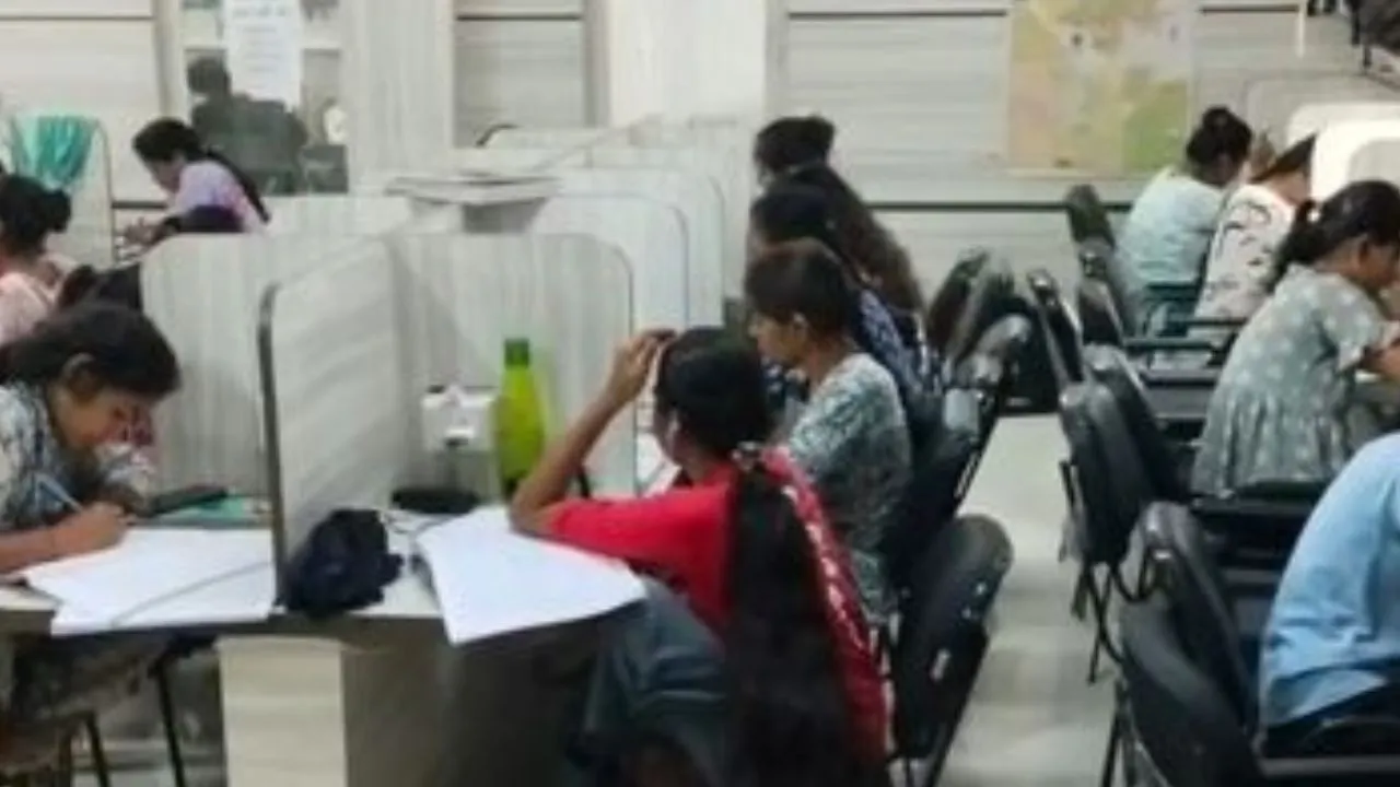 ज्ञान केंद्र बनेंगे पुस्तकालय:  प्रदेश के 75 जिलों में राष्ट्रीय ई-पुस्तकाल, डिजिटल कंटेंट की जाएगी उपलब्धता सुनिश्चित