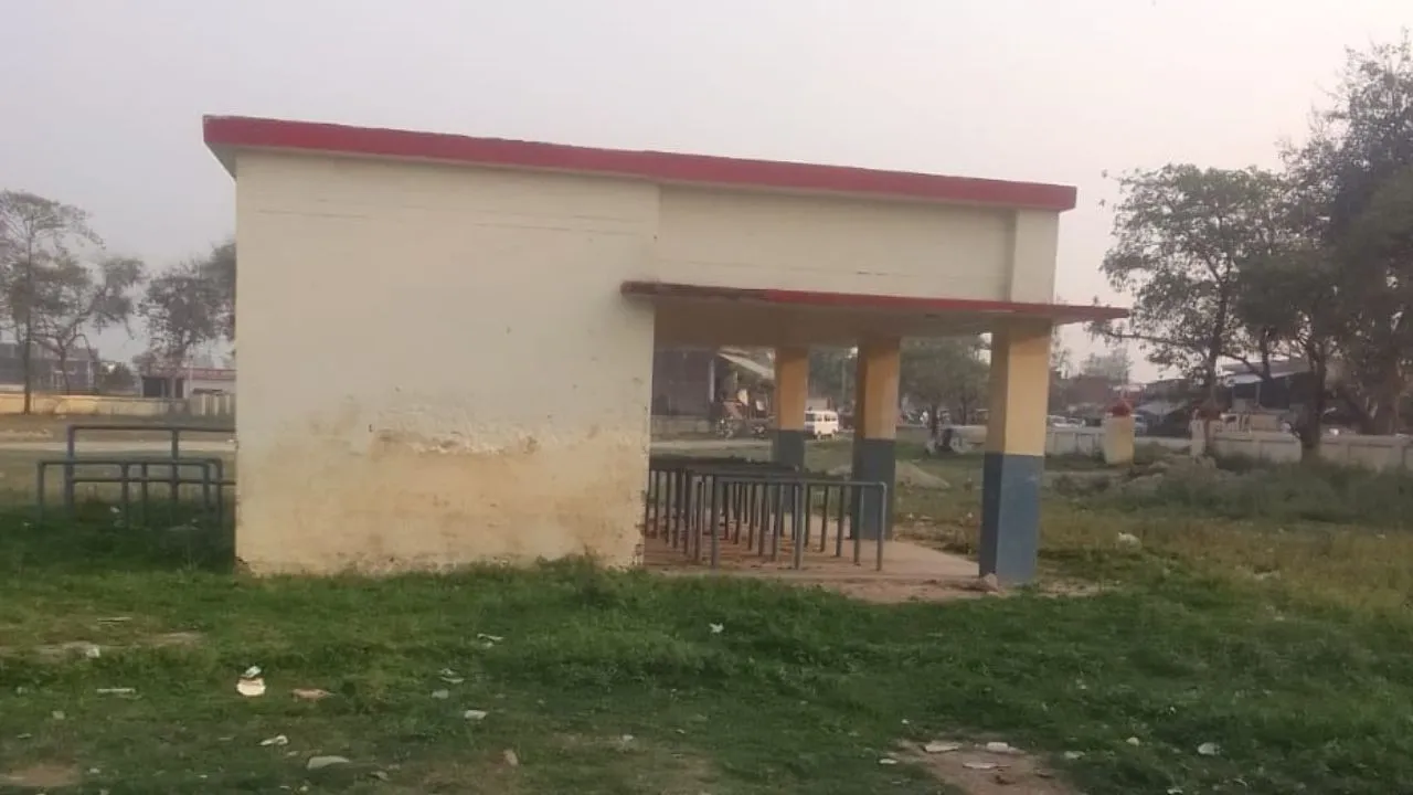  बस स्टेशन को तरस रही पर्यटन नगरी देवा, 10 दिन सुविधा..बाकी 355 दिन बदहाली