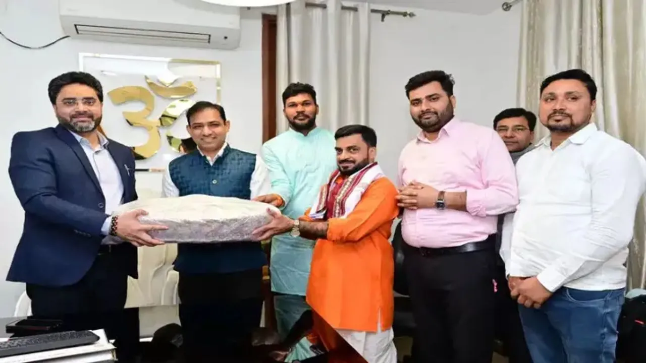  महाशिवरात्रिपर पर महादेव का विवाह होगा भव्य: बेटे गणेश ने भेजा पावन उपहार, भगवान विश्वेश्वर के लिए आया स्पेशल चढ़ावा 