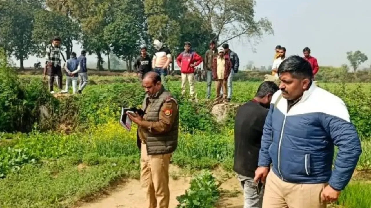  कन्नौज : खेत में मिला युवती का झुलसा हुआ शव... हत्या का शक, पुलिस ने जांच की शुरू  