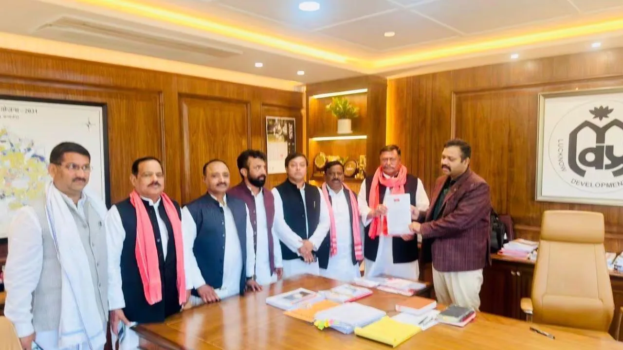 JPNIC को पार्किंग स्थल बनाये जाने को लेकर सपा का विरोध, LDA उपाध्यक्ष को सौंपा ज्ञापन