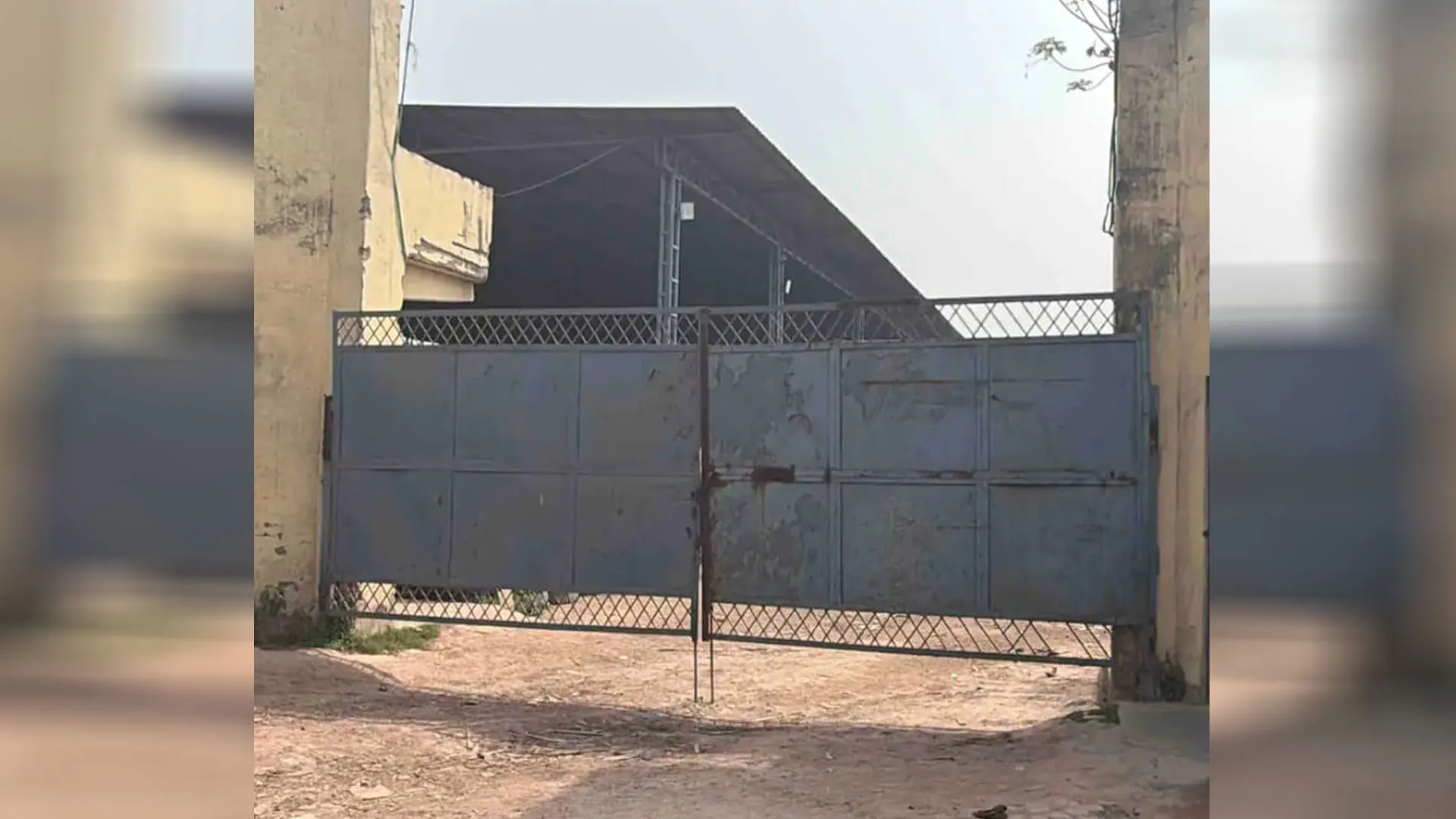 UP: प्लाईवुड फैक्ट्रियों पर आयकर टीम का डेरा, पूर्व सांसद एसटी हसन के समधी की है फैक्ट्री  