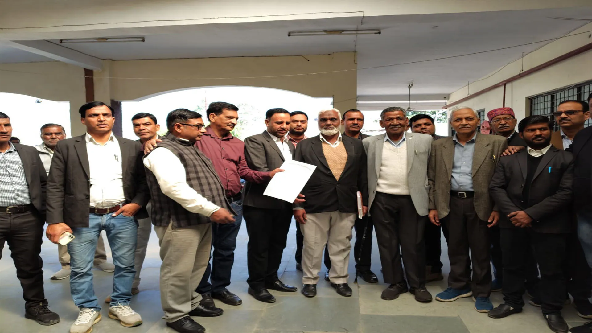 Moradabad: अधिवक्ता प्रोटेक्शन एक्ट लागू करें सरकार, वकील की हत्या के विरोध में निकाला जुलूस 