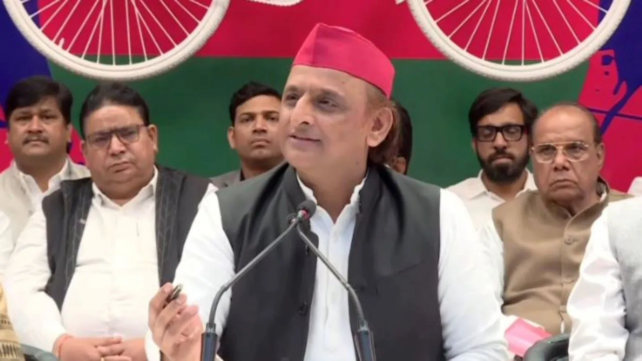 लखनऊ : 100 विधायक लाओ CM बन जाओ, सपा प्रमुख ने दिया ऑफर