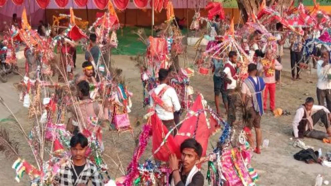 बाराबंकी : महादेवा में कांवड़ियों का मेला, प्रशासन ने संभाली कमान