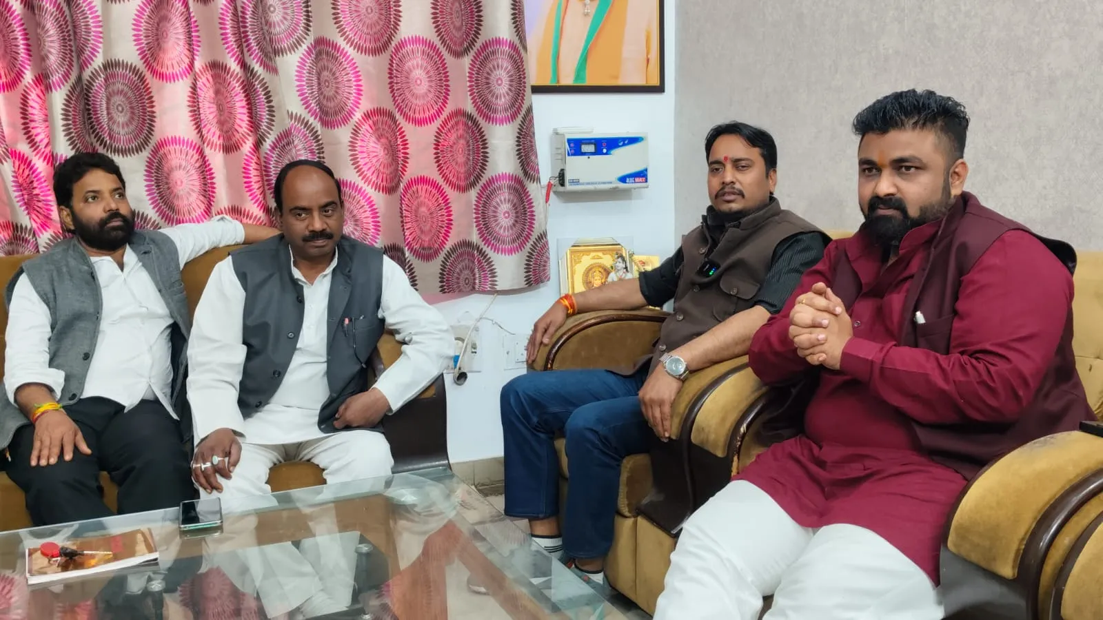 ऑनलाइन खरीदारी से छोटे व्यापारियों पर संकट : जयदीप