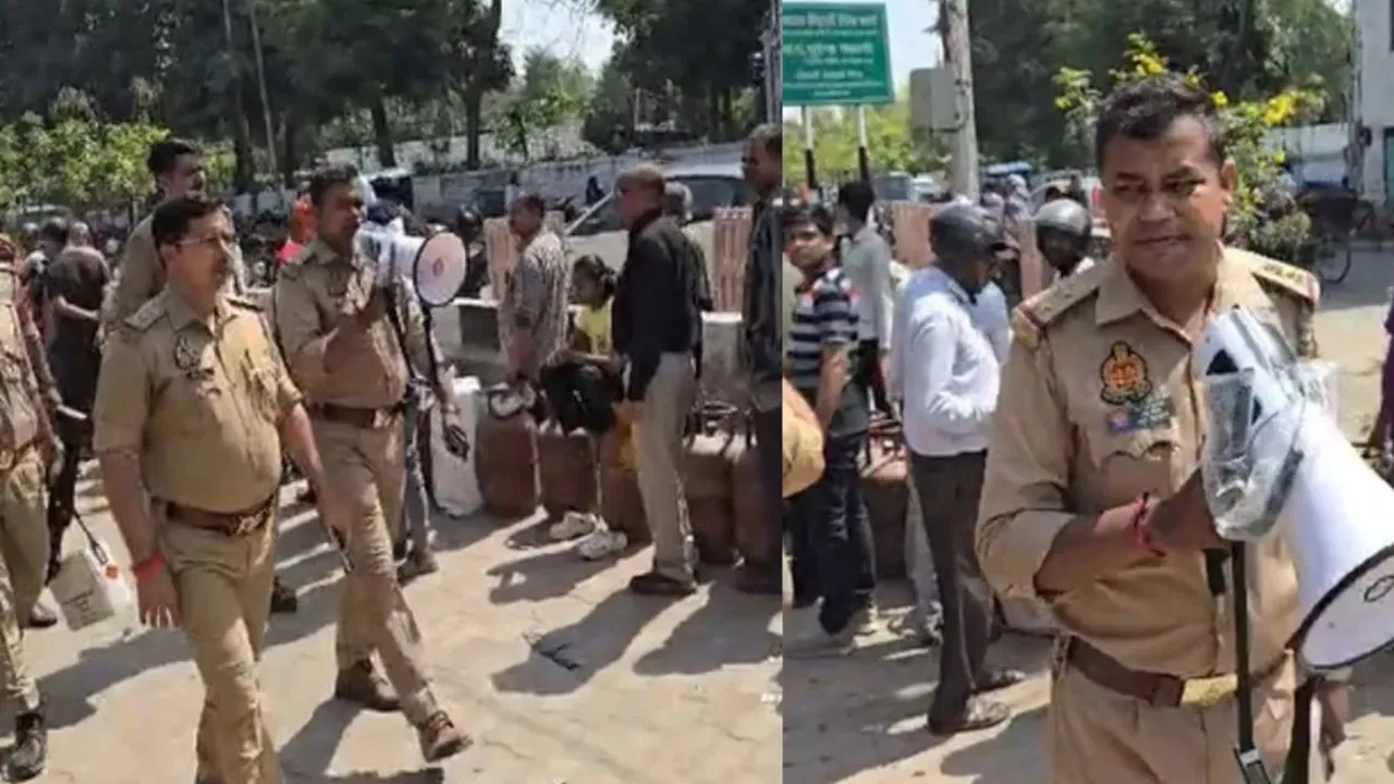 कानपुर : ऑनलाइन बुकिंग न होने से गैस एजेंसी के बाहर उपभोक्ताओं नहीं टूट रही लाइन