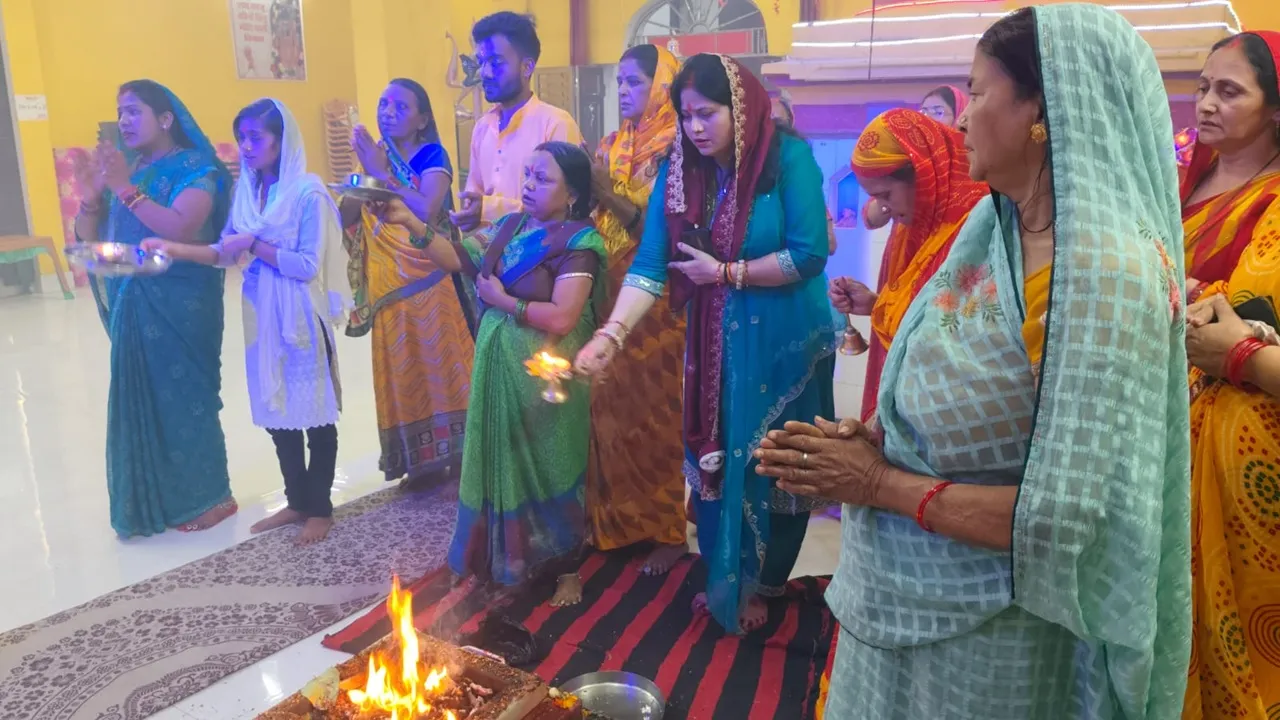 बाराबंकी : अष्टमी-रामनवमी के संयोग पर मंदिरों में उमड़ा श्रद्धा का सैलाब, घरों में  भी हुआ पूजन