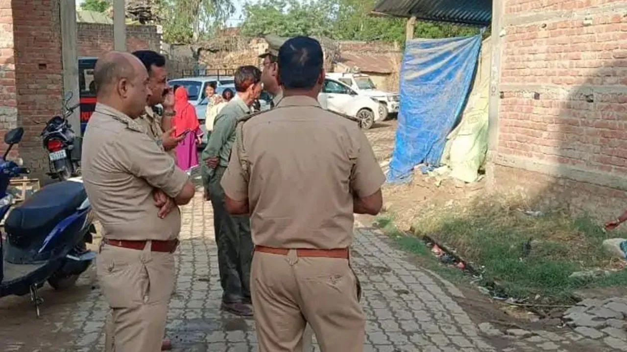 बाराबंकी : बालिका की हत्या में नहीं कोई सुराग, गांव में तनाव, पीएसी तैनात