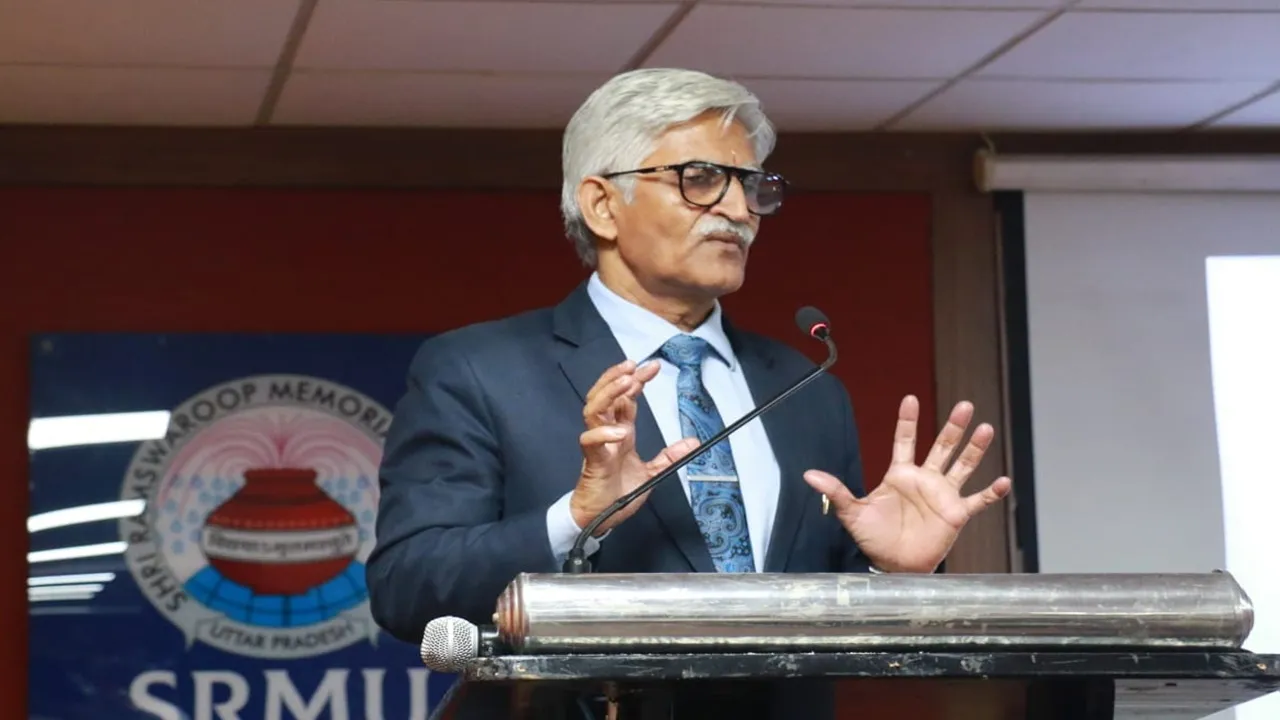 बाराबंकी : प्रो. अमर पाल सिंह बोले- संविधान के साथ सामाजिक मूल्यों व परंपराओं की भूमिका महत्वपूर्ण