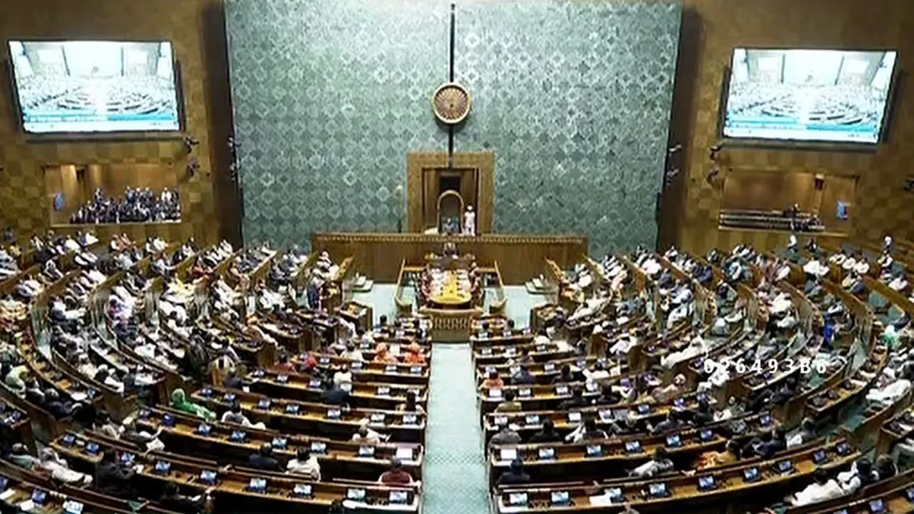 Parliament Session:  BJP ने जारी किया सांसदों के लिए व्हिप, 9-10 मार्च को लोकसभा में मौजूद रहने के दिए निर्देश, जानें वजह