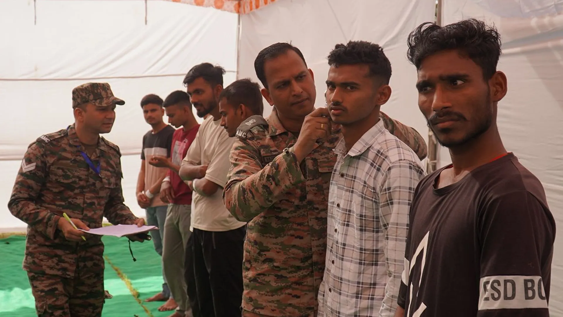 अग्निवीर भर्ती:  सपनों के ट्रैक पर 850 नौजवान दौड़े, 600 पास